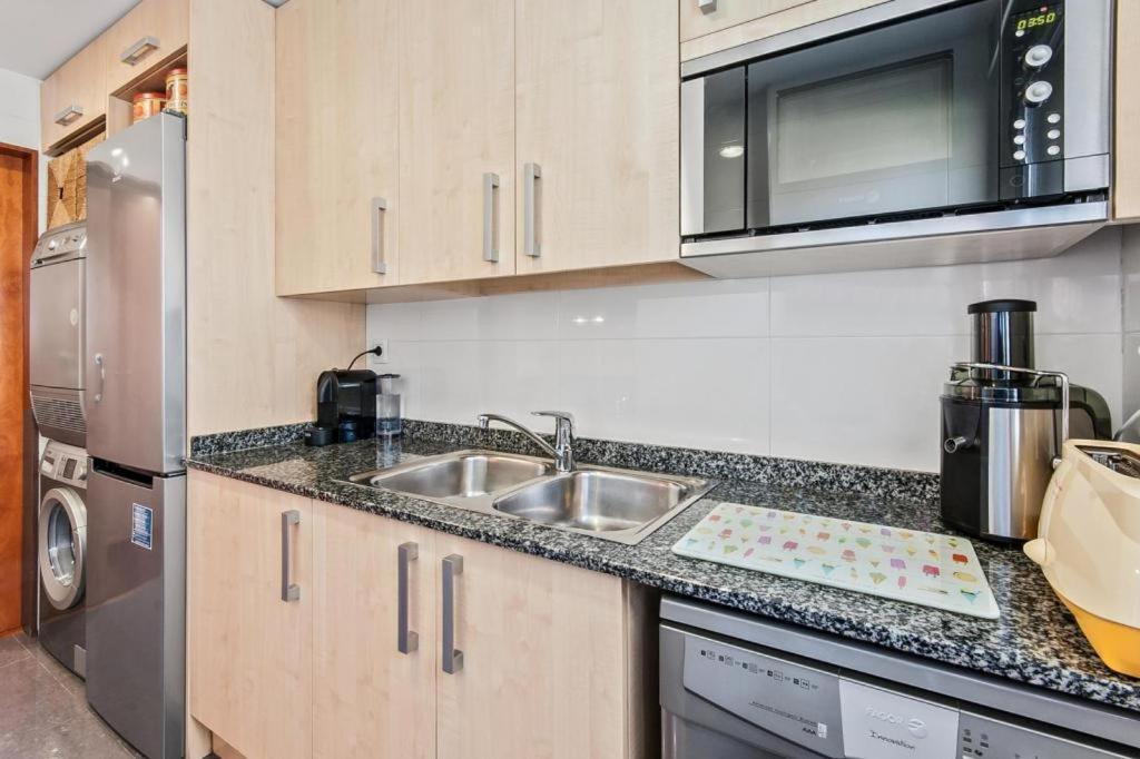 Barcelona-Forum Apartments 圣阿德里安-德贝索斯 外观 照片